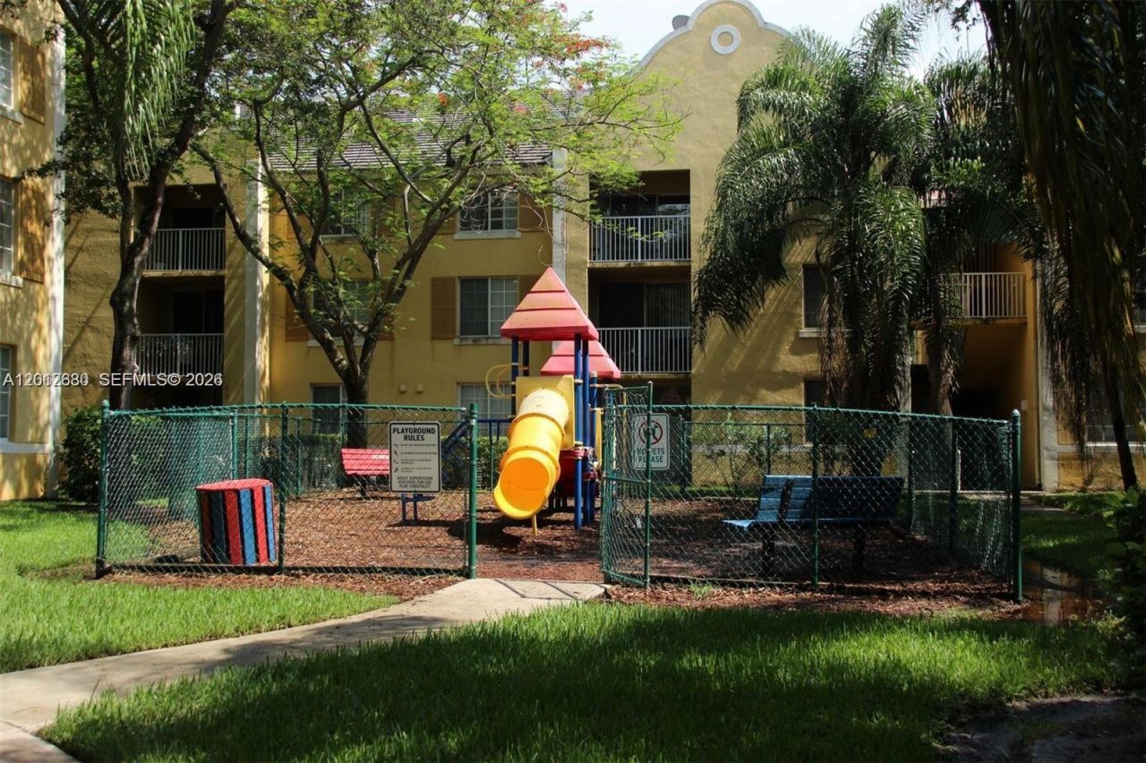 655 SW 111th Way , Unit 201, Pembroke Pines, FL 33025 Photo