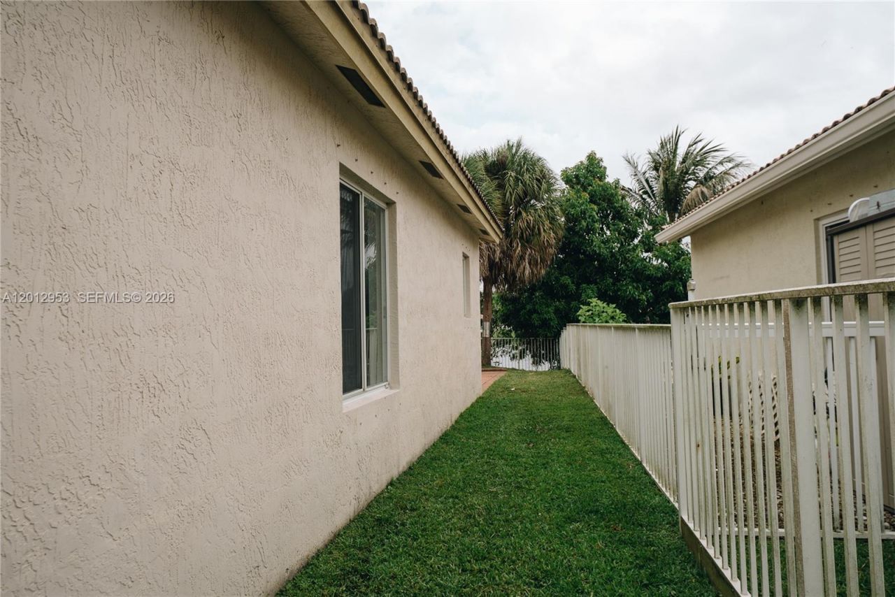4595 SW 125th Ln , Miramar, FL 33027 Photo