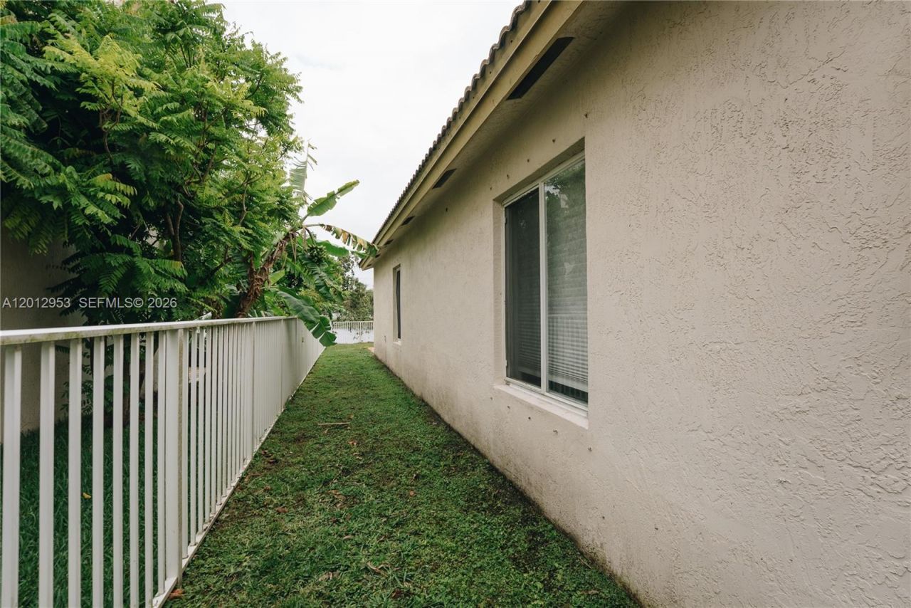 4595 SW 125th Ln , Miramar, FL 33027 Photo