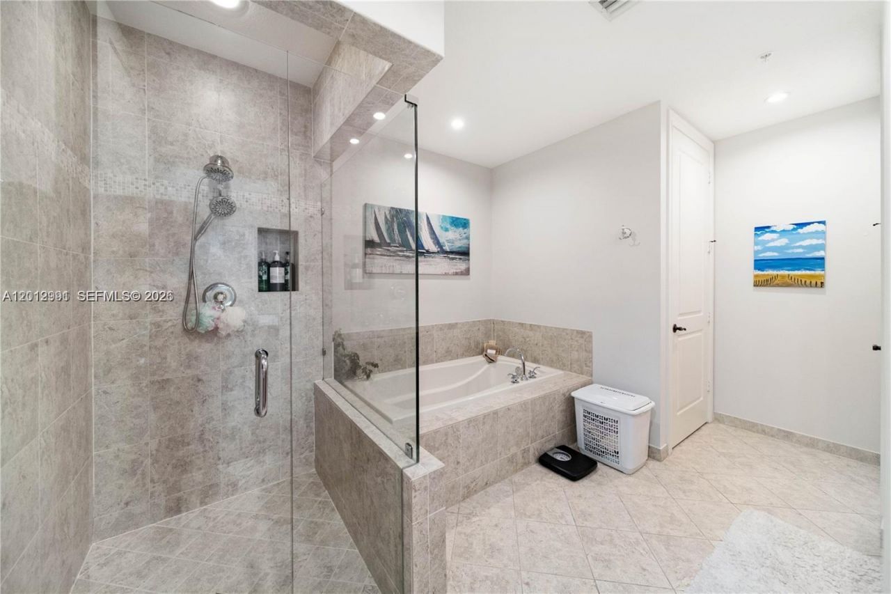 200 NE 2nd Ave, Unit 304, Delray Beach, FL 33444 Photo
