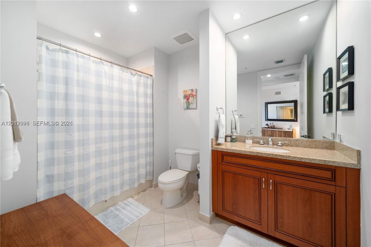 200 NE 2nd Ave, Unit 304, Delray Beach, FL 33444 Photo