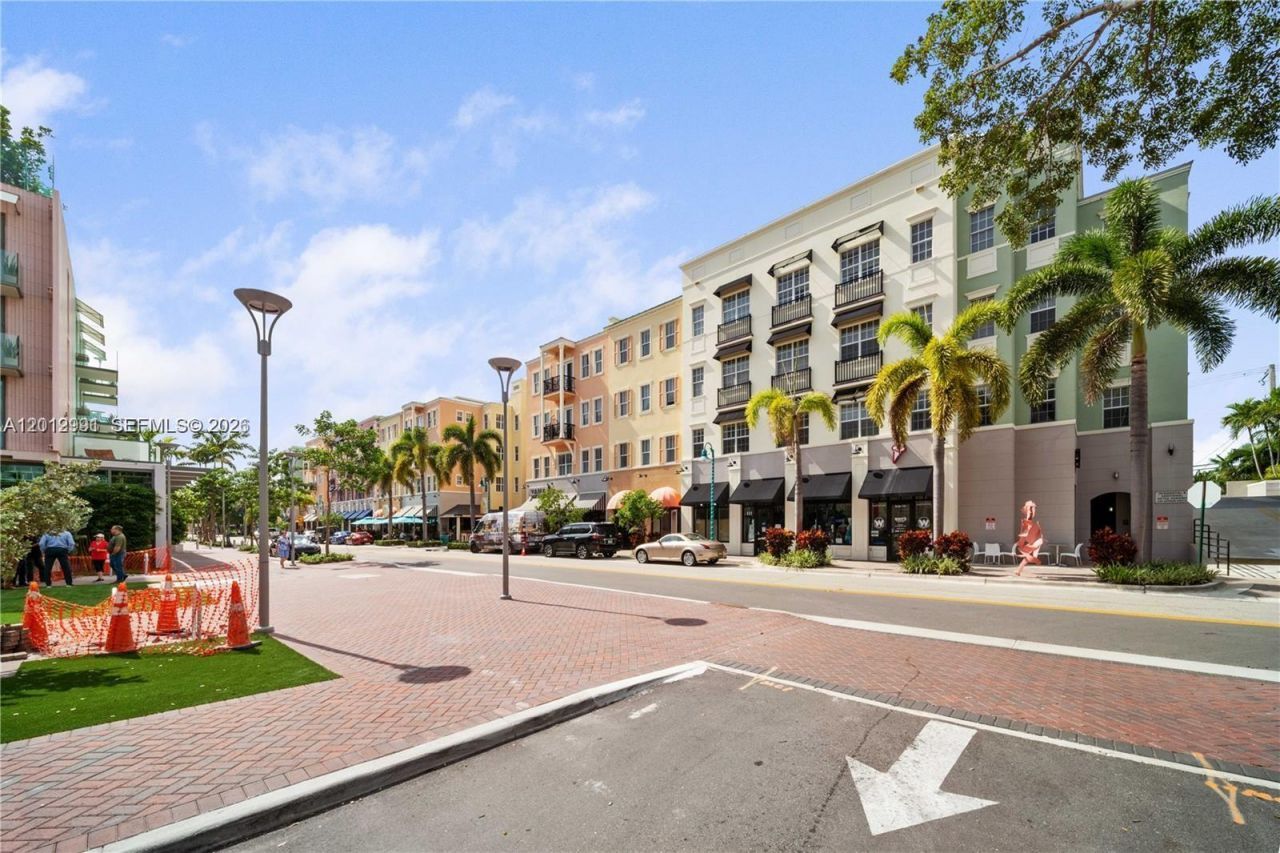 200 NE 2nd Ave, Unit 304, Delray Beach, FL 33444 Photo