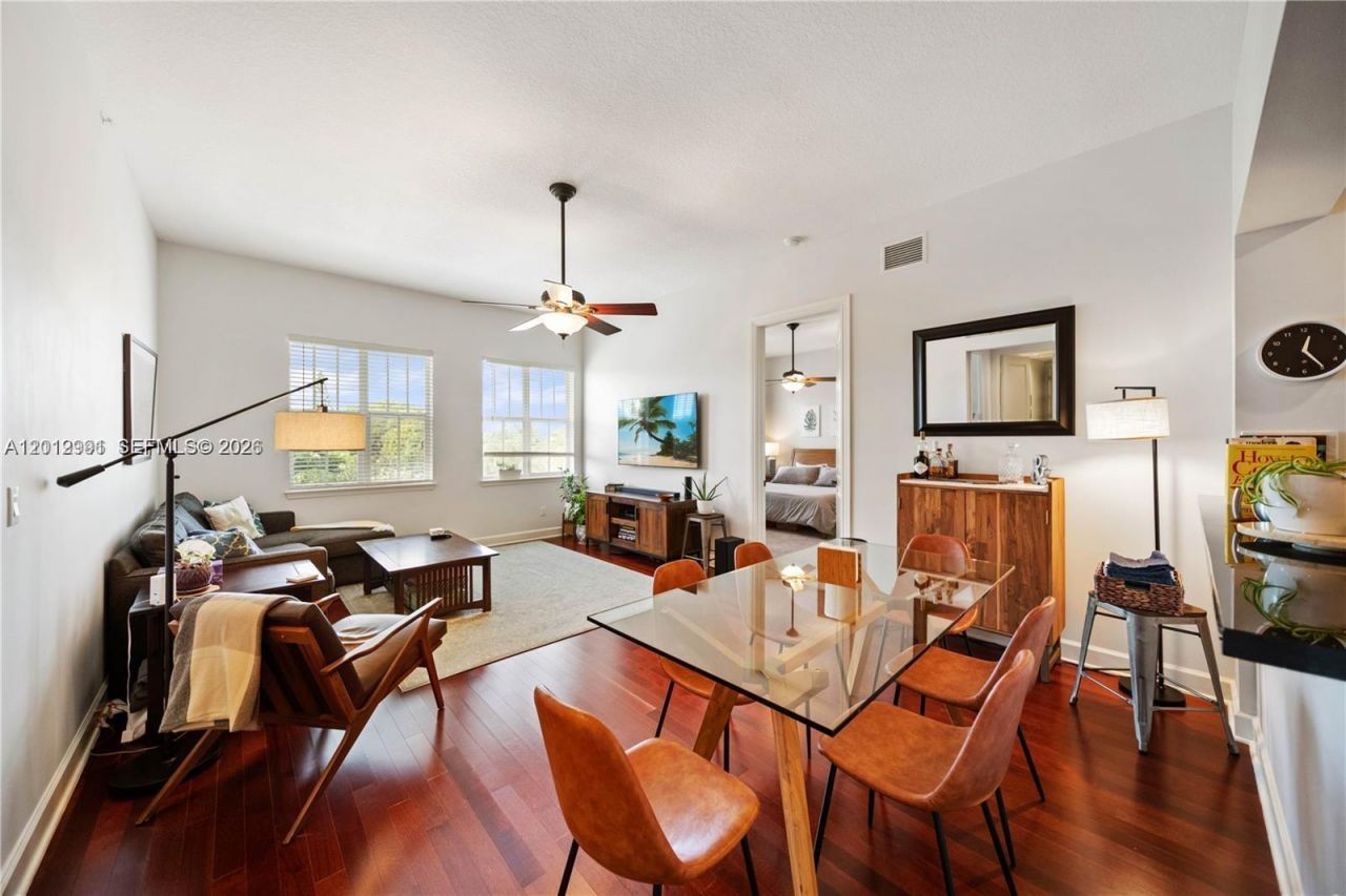 200 NE 2nd Ave, Unit 304, Delray Beach, FL 33444 Photo