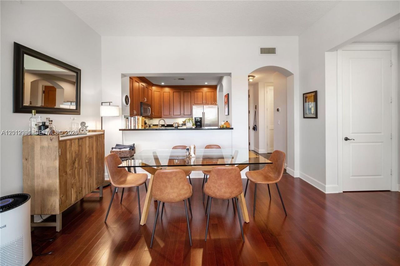200 NE 2nd Ave, Unit 304, Delray Beach, FL 33444 Photo