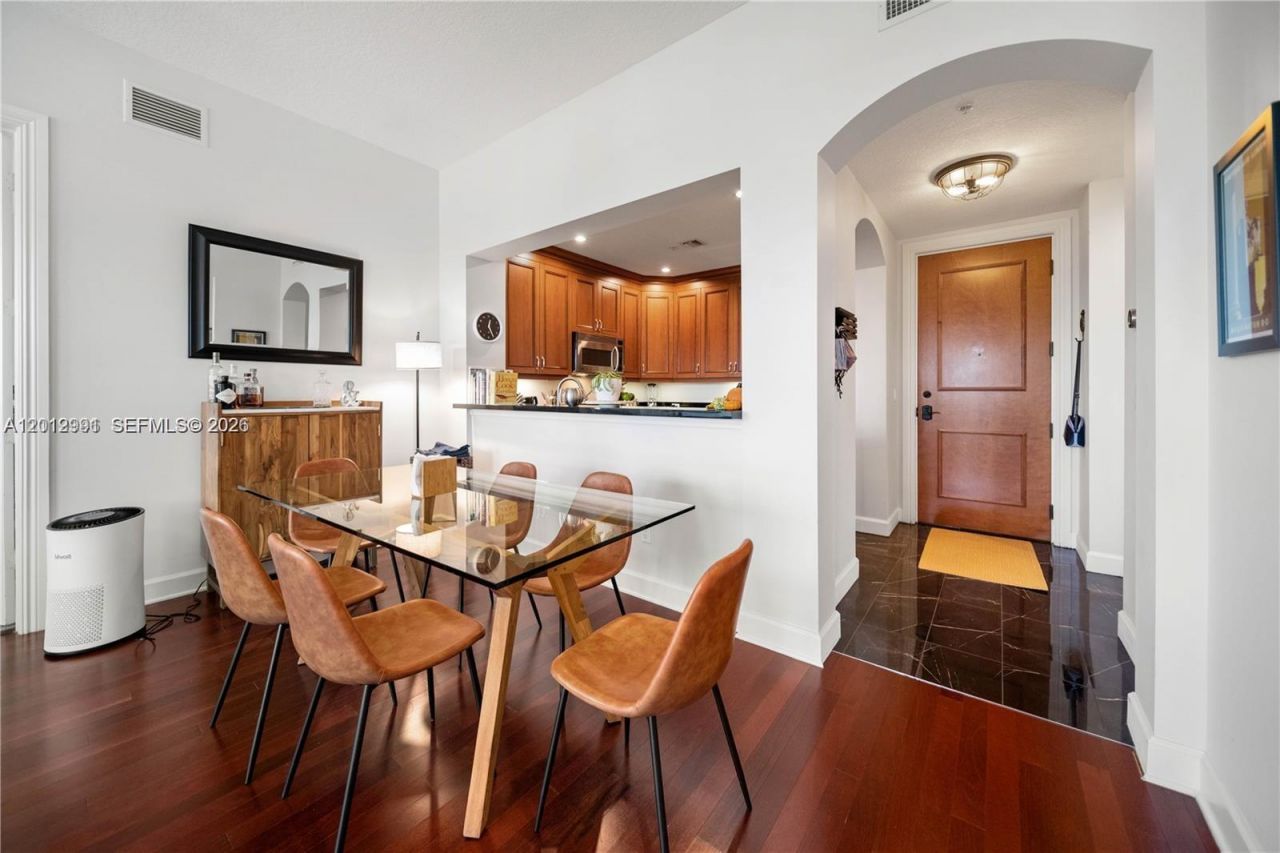 200 NE 2nd Ave, Unit 304, Delray Beach, FL 33444 Photo