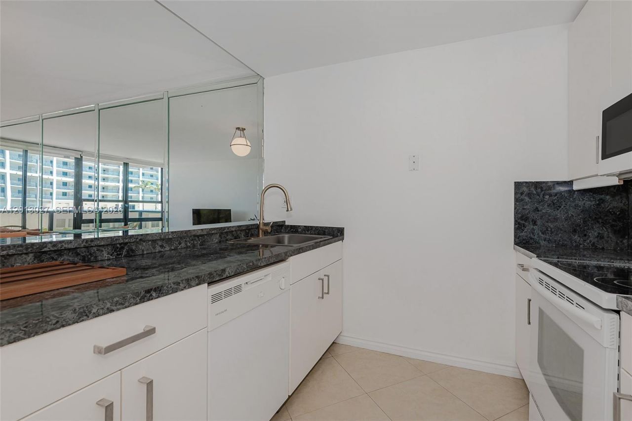 600 NE 36th St , Unit 706, Miami, FL 33137 Photo
