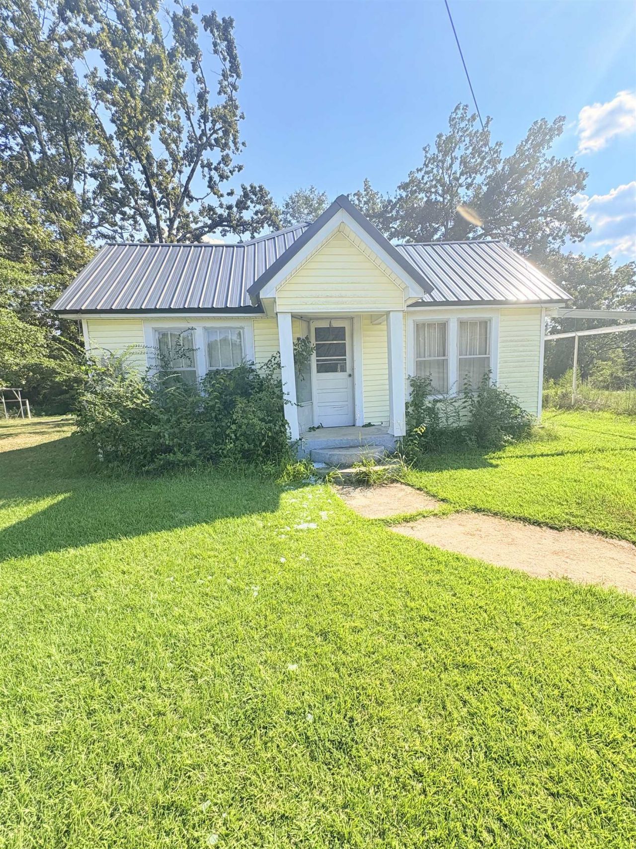 2319 Bexar Ave, Hamilton, AL 35570 Main Photo