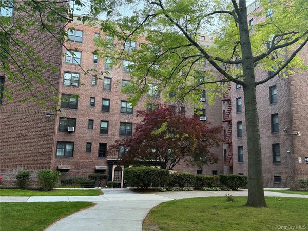 83-85 Woodhaven Boulevard , Unit 2E, Woodhaven, NY 11421