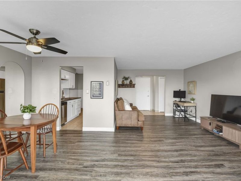 12900 Lake Avenue, Unit 812, Lakewood, OH 44107 Photo 9