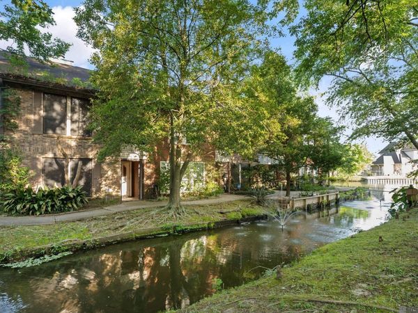 2431 Aubin Ln, Baton Rouge, LA 70816