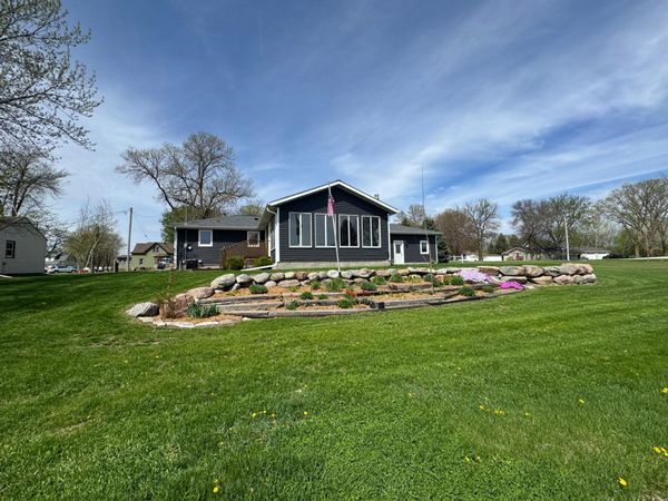 344 Oak Street N, Vesta, MN 56292