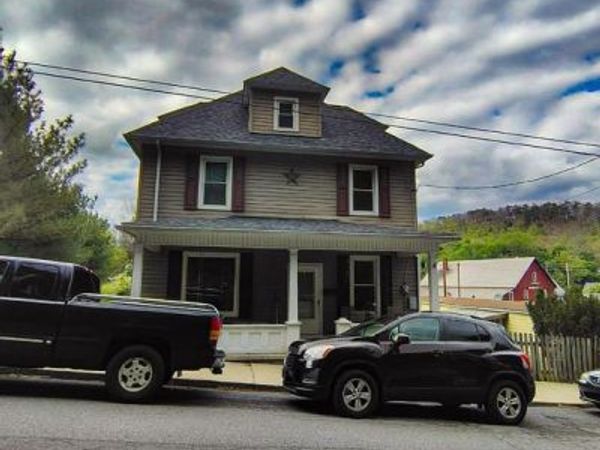 37 W 3RD ST , EVERETT, PA 15537