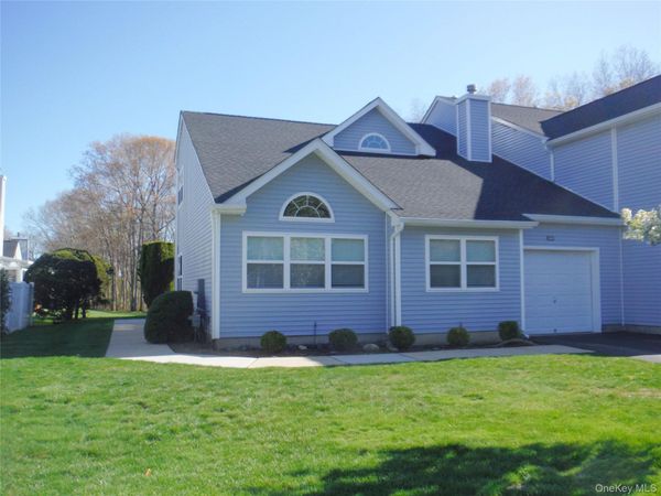 168 Hampton Vista Drive , Manorville, NY 11949