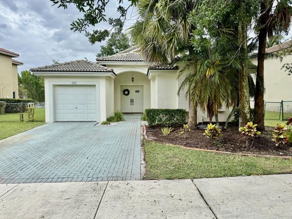 387 SW 206th Avenue, Pembroke Pines, FL 33029