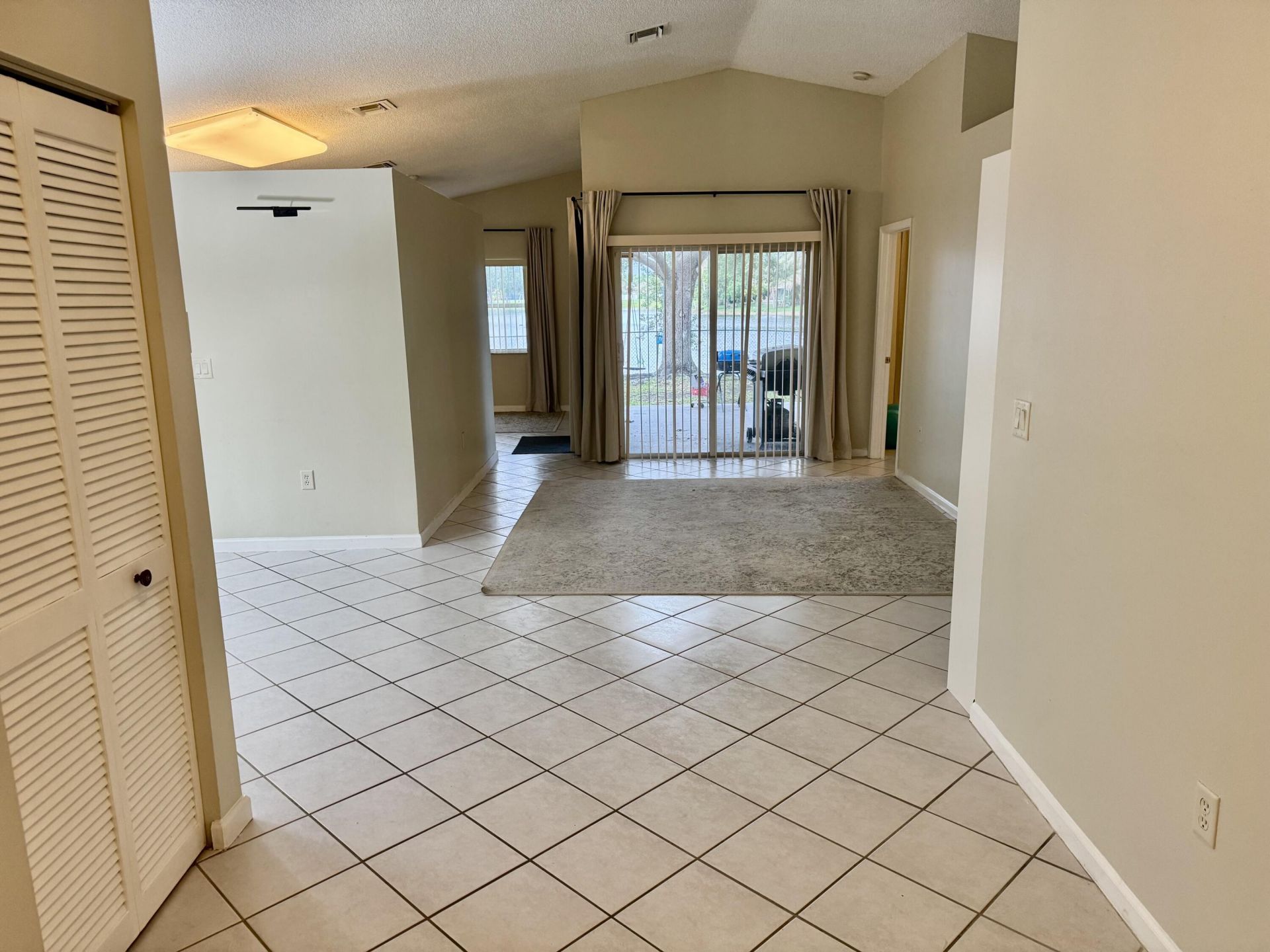 387 SW 206th Avenue, Pembroke Pines, FL 33029 Photo