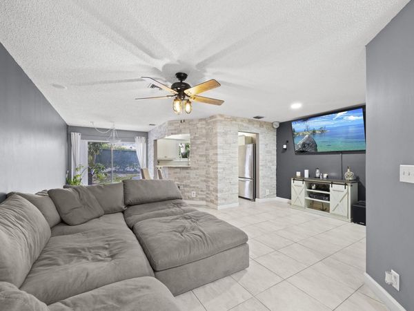1928 E Discovery Cir Circle E, Deerfield Beach, FL 33442