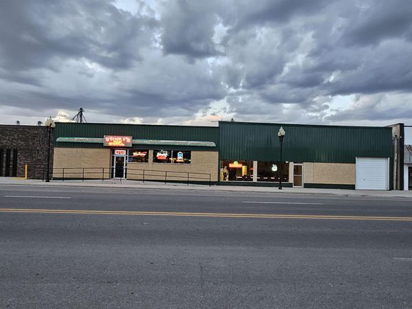 920-924 Parriott Street, Aplington, IA 50604