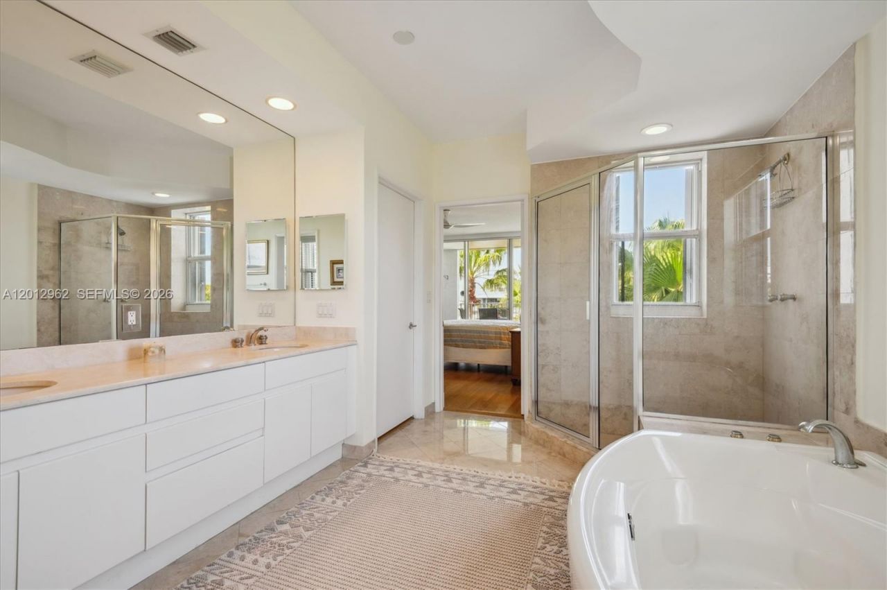 701 Crandon Blvd, Unit PH-1, Key Biscayne, FL 33149 Photo