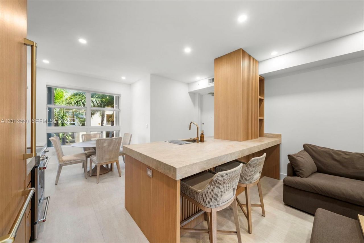 701 Crandon Blvd , Unit 401, Key Biscayne, FL 33149 Photo