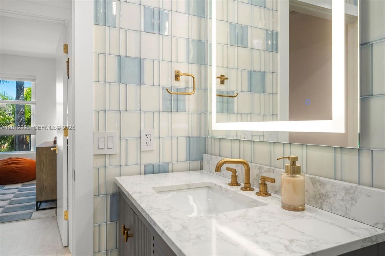 701 Crandon Blvd , Unit 401, Key Biscayne, FL 33149 Photo
