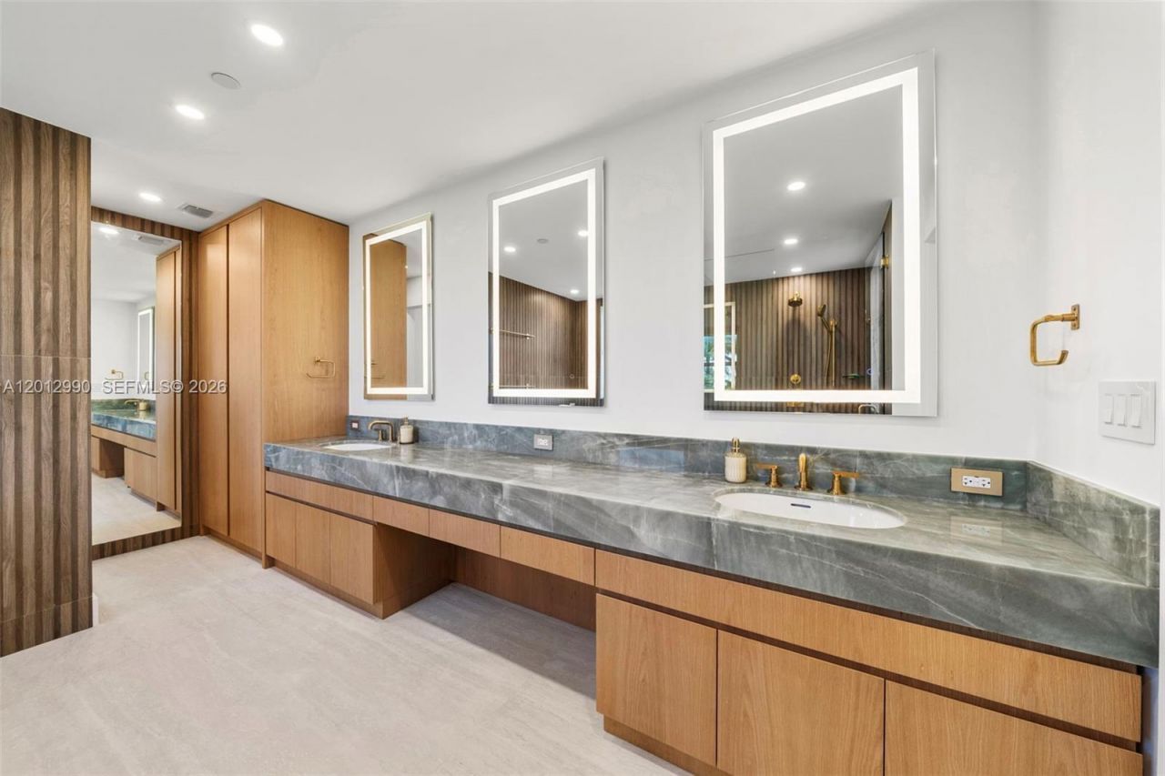 701 Crandon Blvd , Unit 401, Key Biscayne, FL 33149 Photo