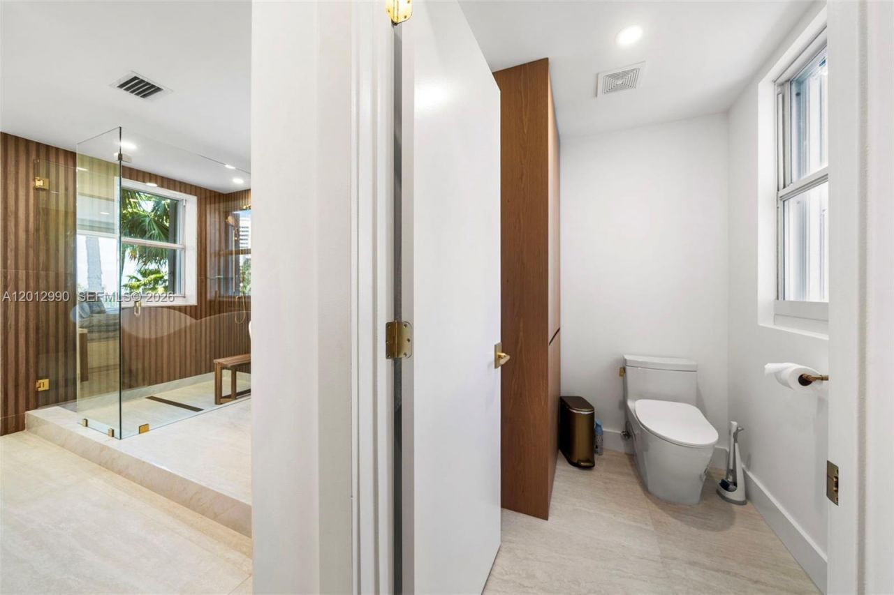 701 Crandon Blvd , Unit 401, Key Biscayne, FL 33149 Photo