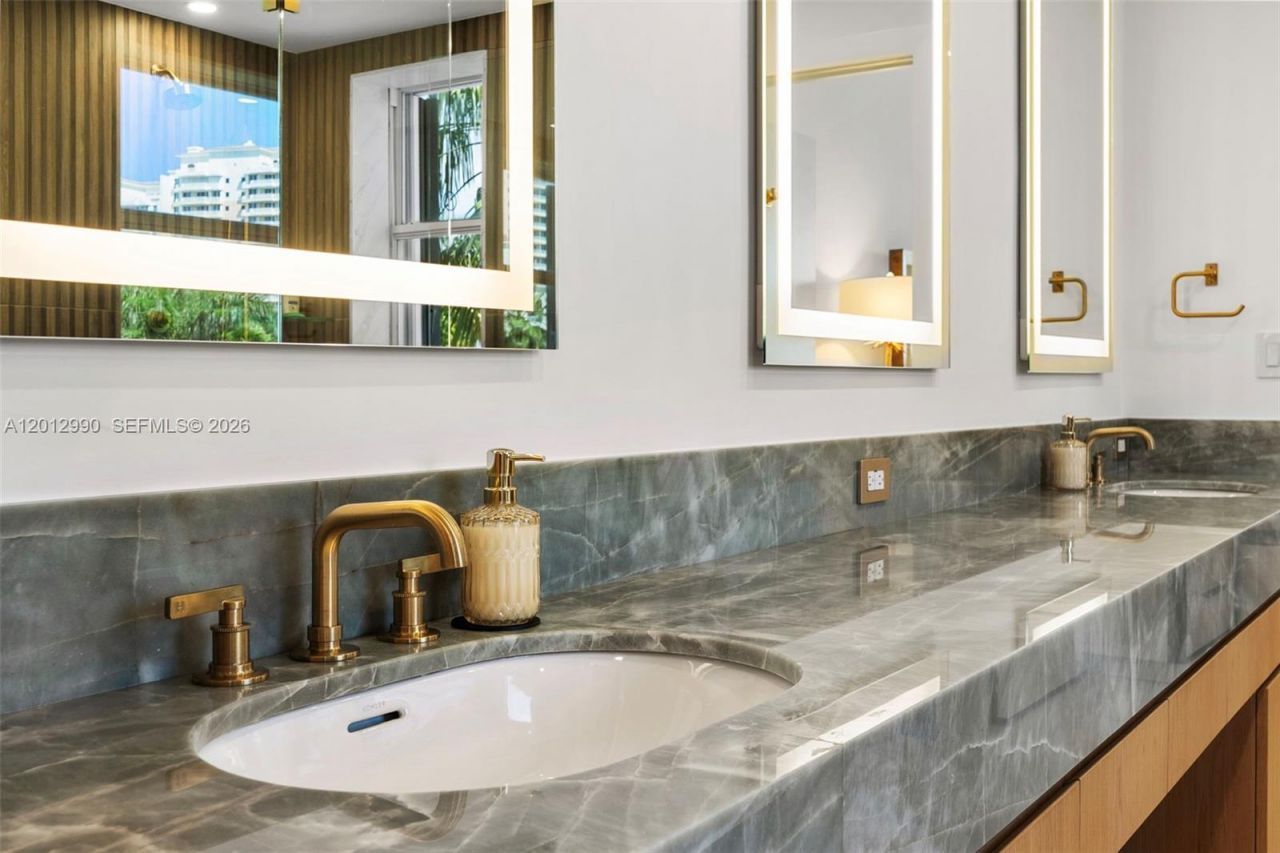 701 Crandon Blvd , Unit 401, Key Biscayne, FL 33149 Photo