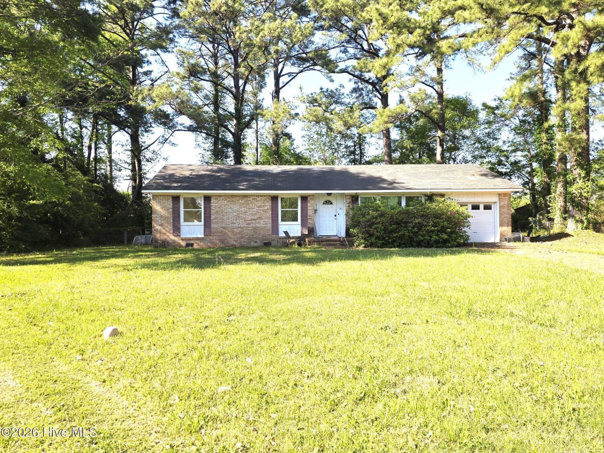 513 Birchwood Court, Jacksonville, NC 28546 Main Photo