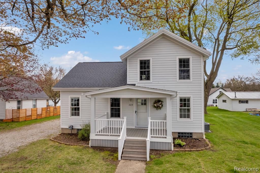 209 S Bristol Street, Almont Vlg, MI 48003 Main Photo