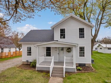 209 S Bristol Street, Almont Vlg, MI 48003