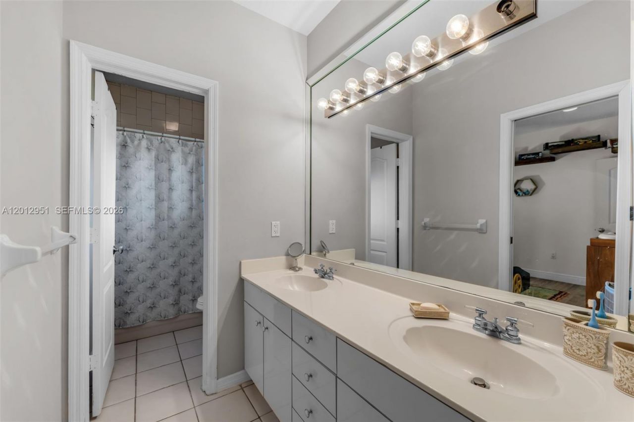 12019 SW 77th Ter , Miami, FL 33183 Photo