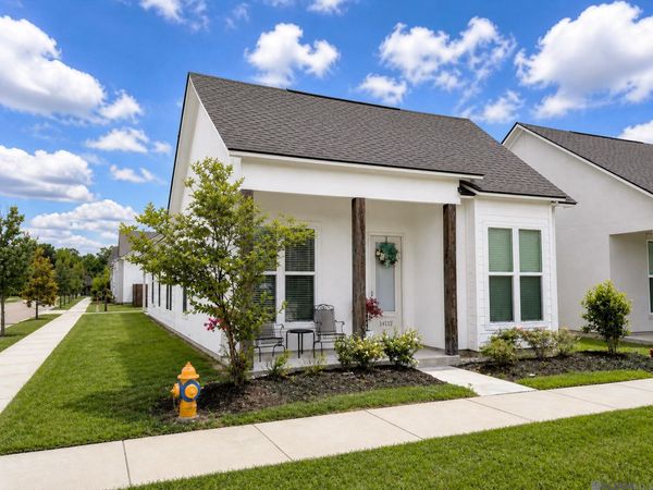 14117 Village Square Ave, Central, LA 70818
