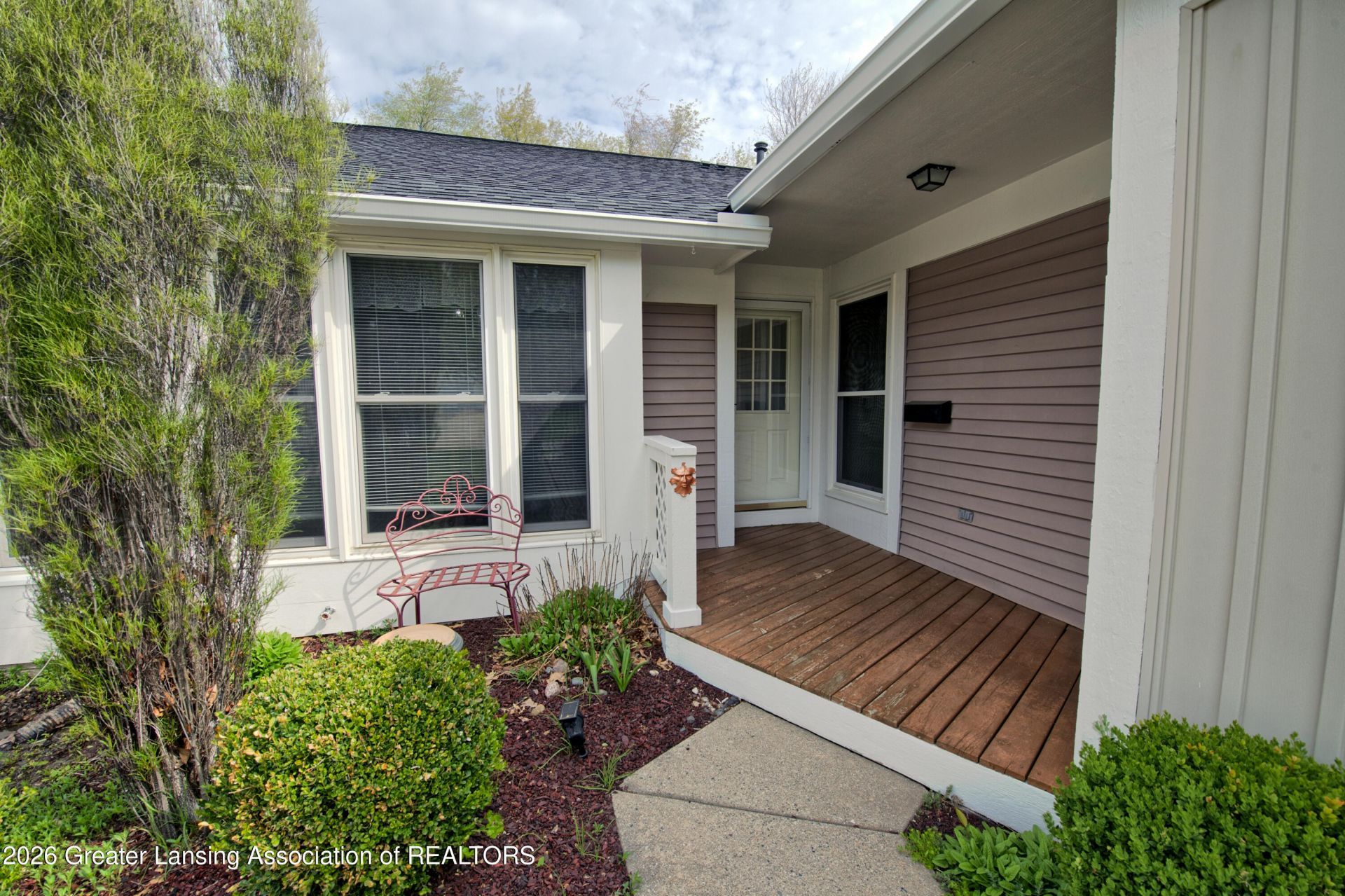 910 Cherrywood Circle, Portland, MI 48875 Main Photo