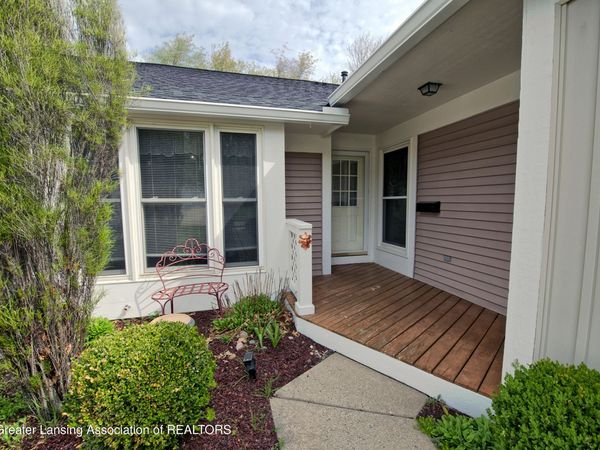 910 Cherrywood Circle, Portland, MI 48875