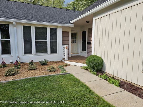 910 Cherrywood Circle, Portland, MI 48875