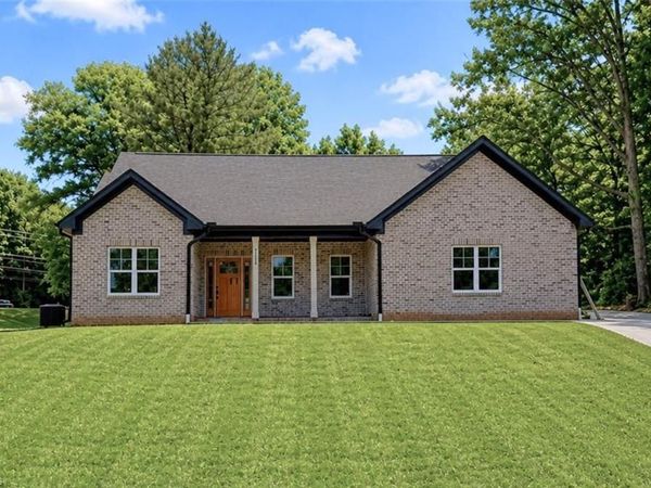 2410 Sedalia Drive, Clemmons, NC 27012