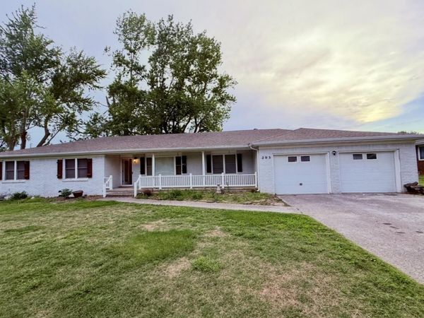 203 N Ellen Street, Nixa, MO 65714