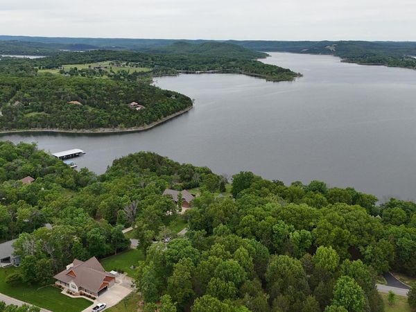 000 Eagles Point Lane , Shell Knob, MO 65747