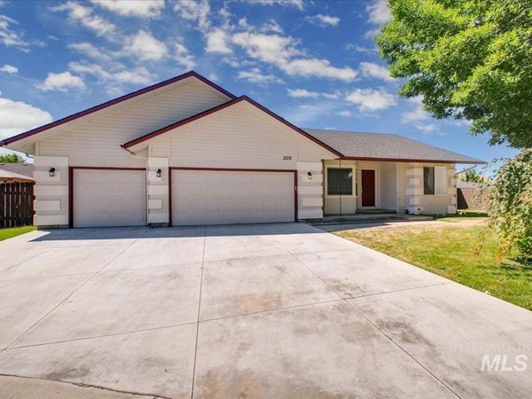2119 W Roberts Ave, Nampa, ID 83651