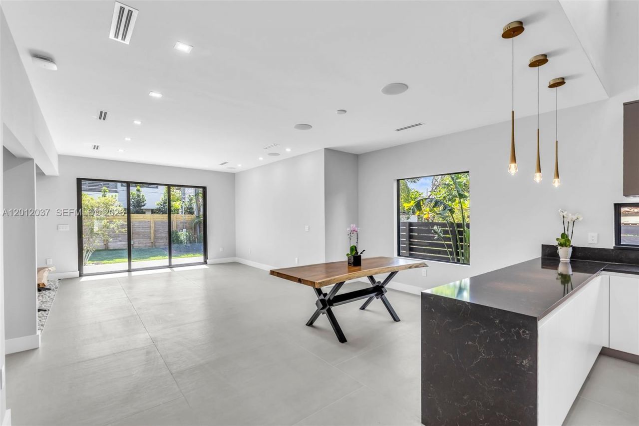 808 SW 9th St , Unit 808-B, Fort Lauderdale, FL 33315 Photo
