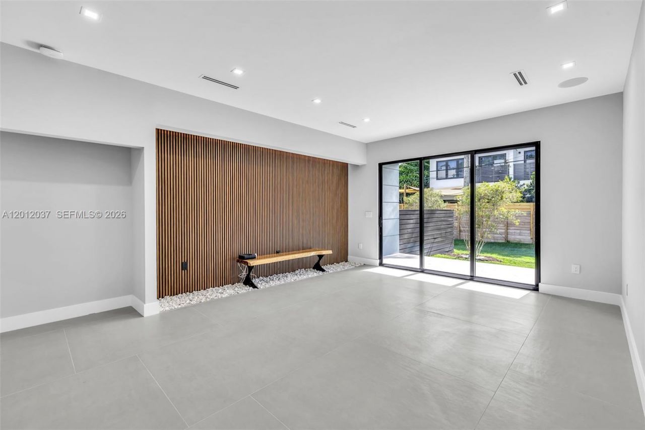 808 SW 9th St , Unit 808-B, Fort Lauderdale, FL 33315 Photo