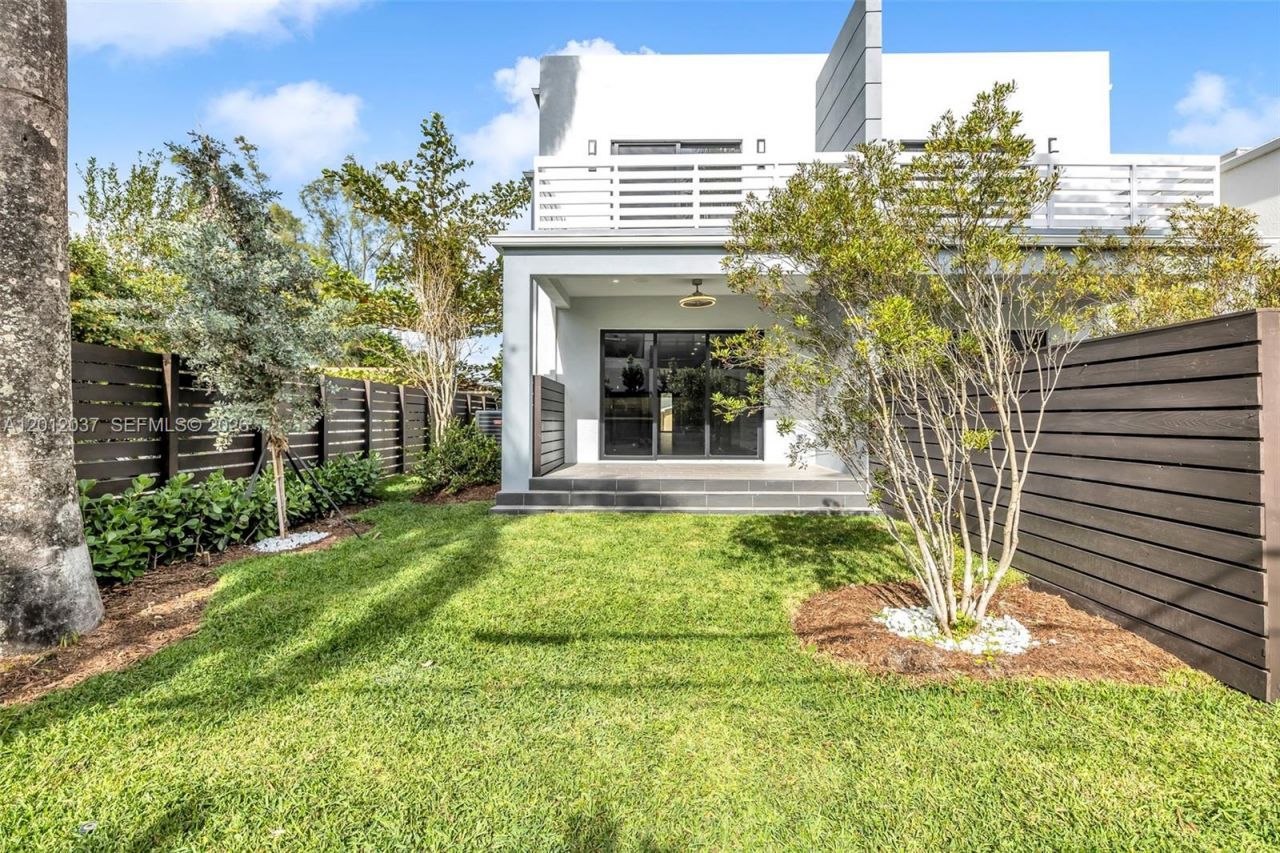 808 SW 9th St , Unit 808-B, Fort Lauderdale, FL 33315 Photo