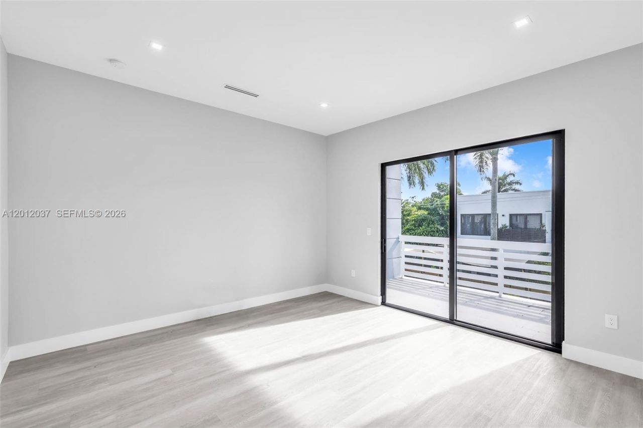808 SW 9th St , Unit 808-B, Fort Lauderdale, FL 33315 Photo