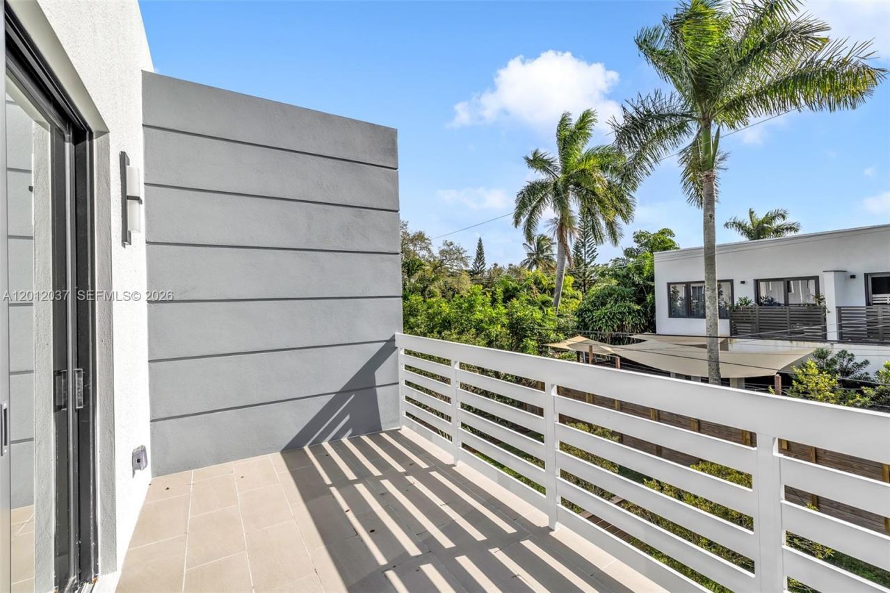 808 SW 9th St , Unit 808-B, Fort Lauderdale, FL 33315 Photo
