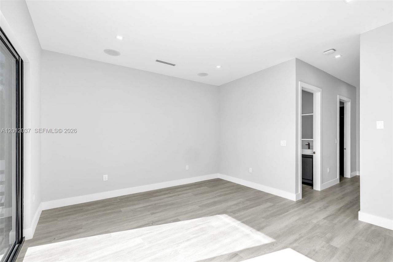 808 SW 9th St , Unit 808-B, Fort Lauderdale, FL 33315 Photo