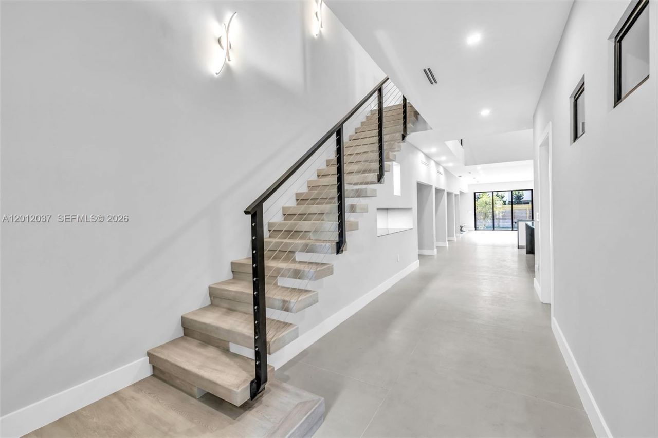 808 SW 9th St , Unit 808-B, Fort Lauderdale, FL 33315 Photo