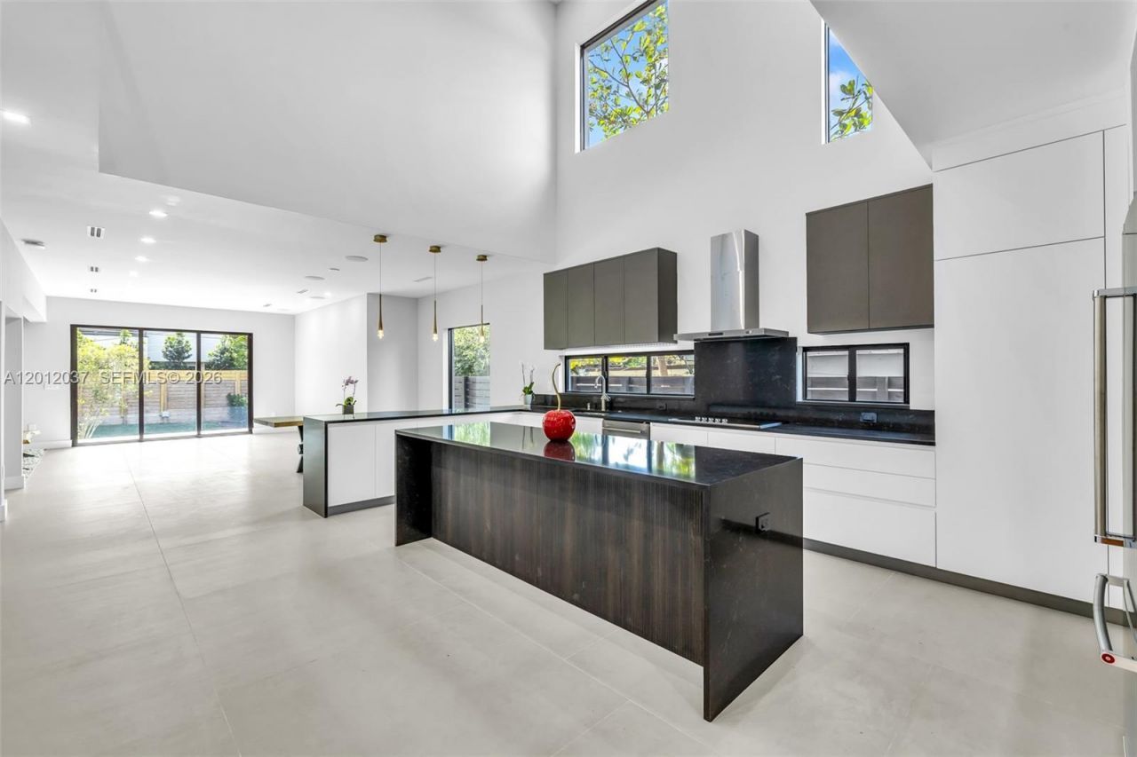 808 SW 9th St , Unit 808-B, Fort Lauderdale, FL 33315 Photo