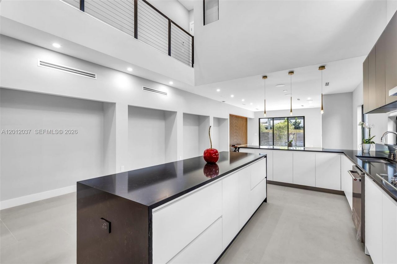808 SW 9th St , Unit 808-B, Fort Lauderdale, FL 33315 Photo
