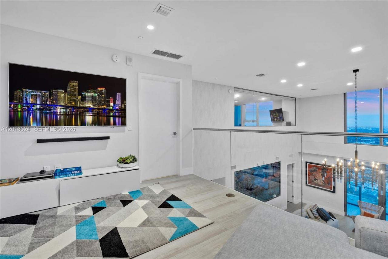 121 NE 34th St, Unit PH3217, Miami, FL 33137 Photo