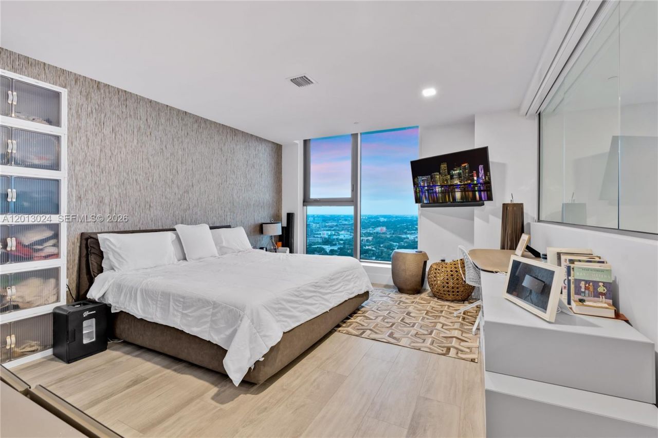 121 NE 34th St, Unit PH3217, Miami, FL 33137 Photo
